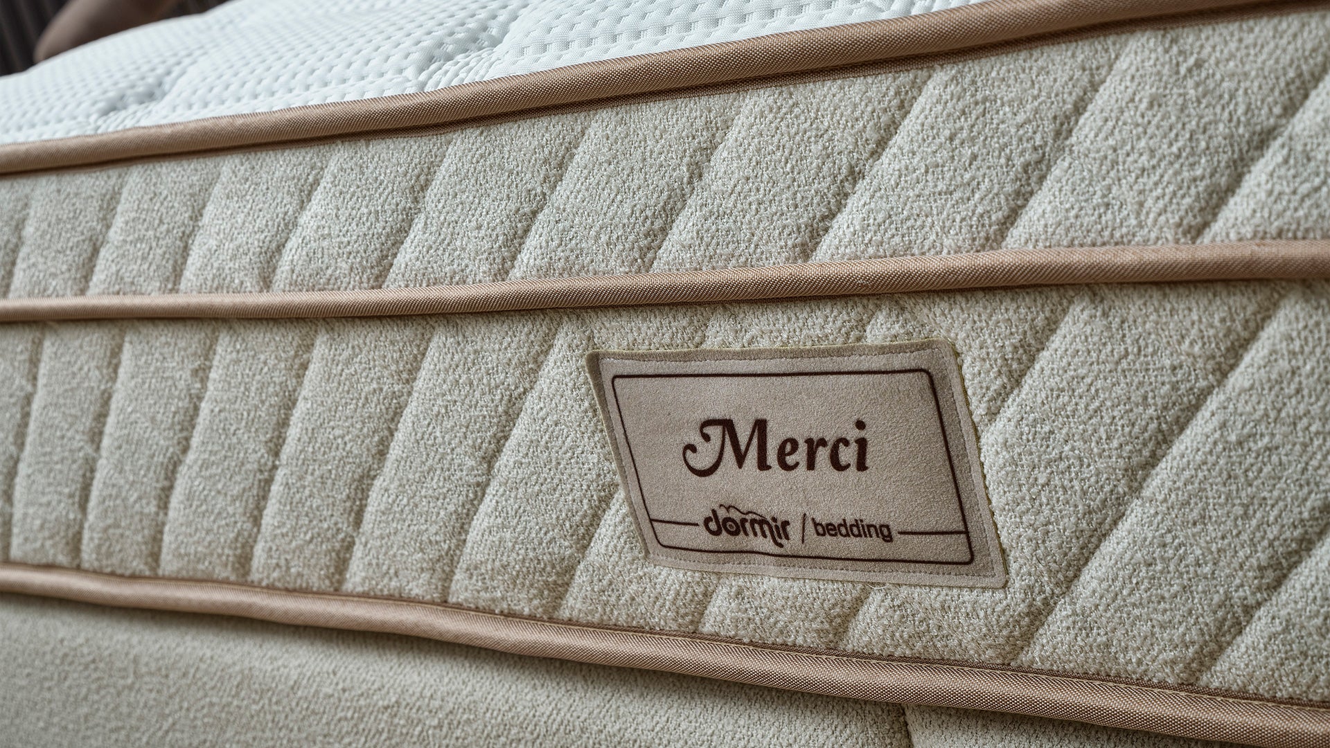 Тапицирано легло «Merci» + Матрак и табла - с място за съхранение и система за безшумно затваряне - Image 3