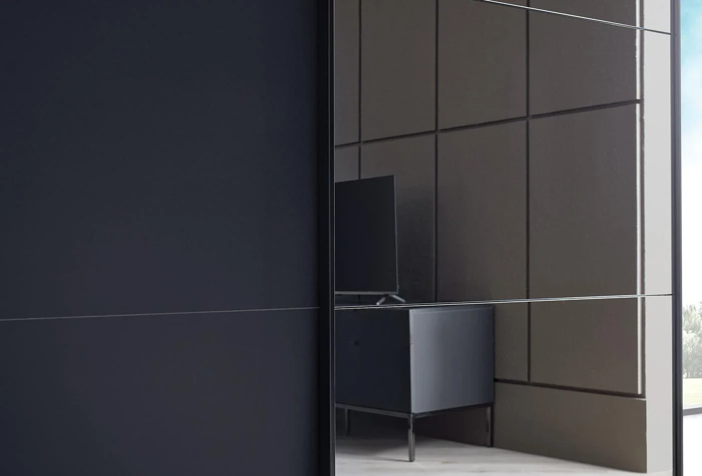 Гардероб с плъзгащи врати «Legato Black» с огледална врата, ширина 233см - Image 4