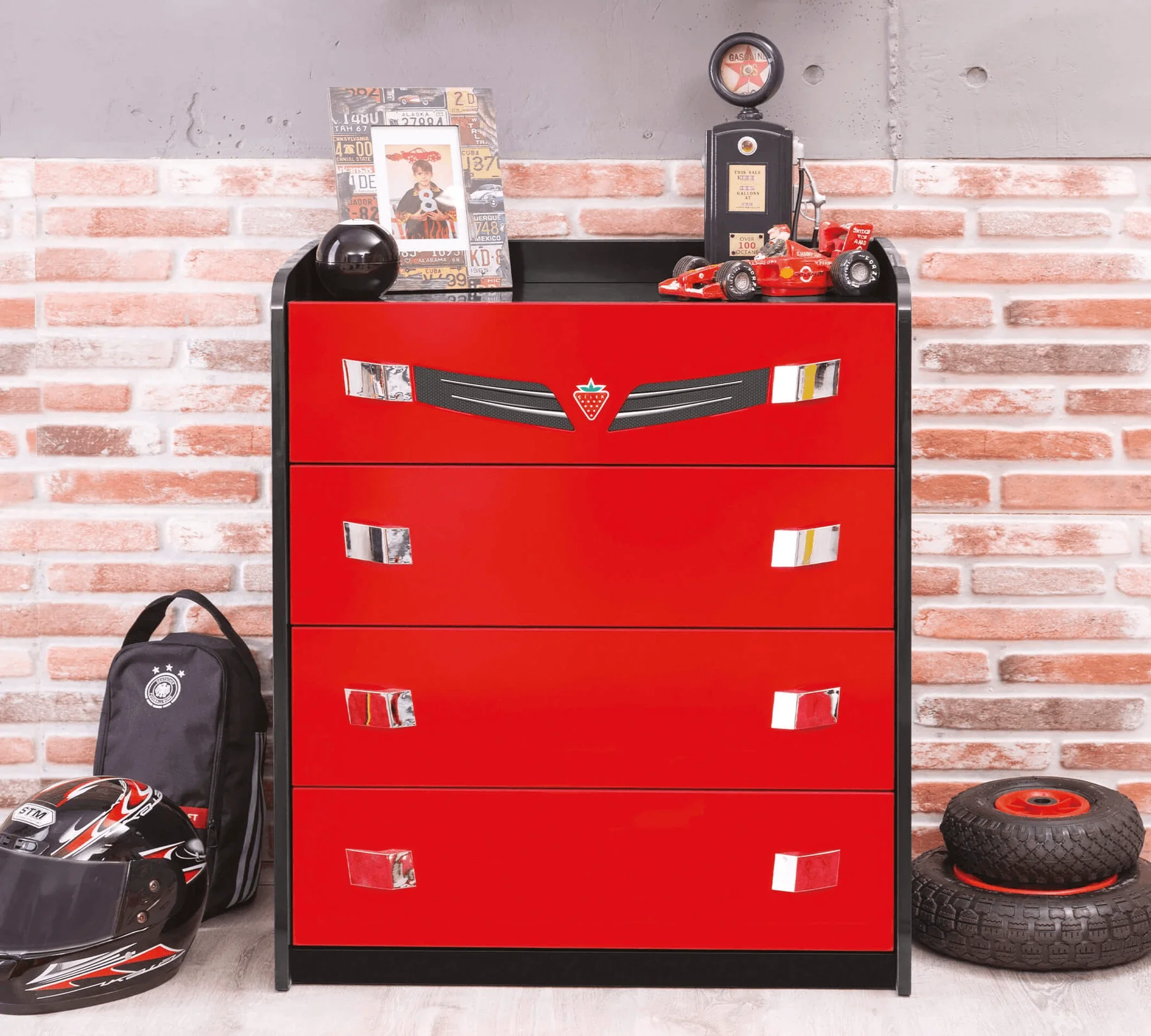 Скрин «Champion Racer» с четири чекмеджета, размер 74х87х42см